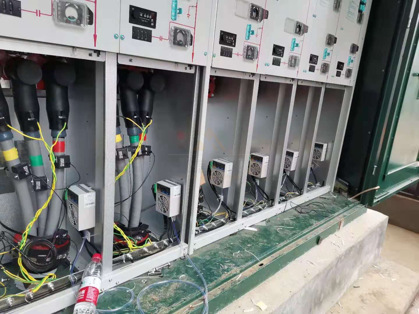 <a href='http://www.p30photos.com' target='_blank'><u>智能除濕裝置</u></a>安裝